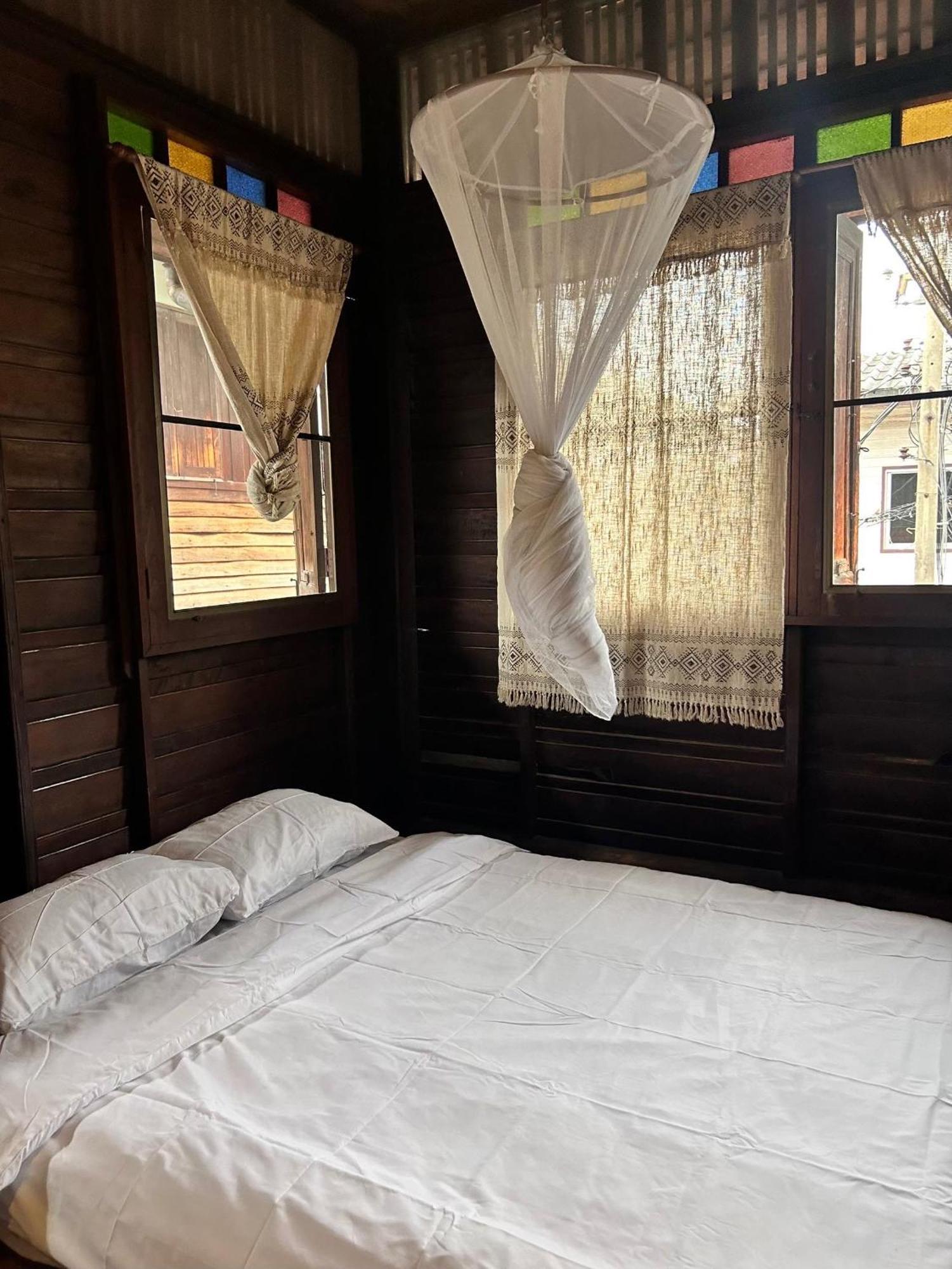 Ở trọ Chest's Place *